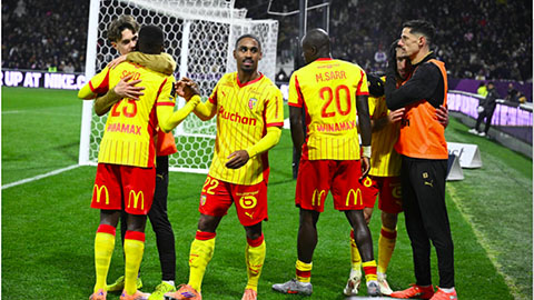 Qua mặt PSG, Lens vô địch lượt đi Ligue 1 2025/26